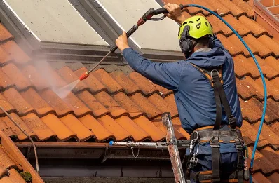 Démoussage et hydrofuge de toiture à Aspiran